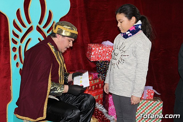 El Cartero Real enviado por Sus Majestades los Reyes Magos de Oriente recoge las misivas y deseos de los niños y niñas - 7