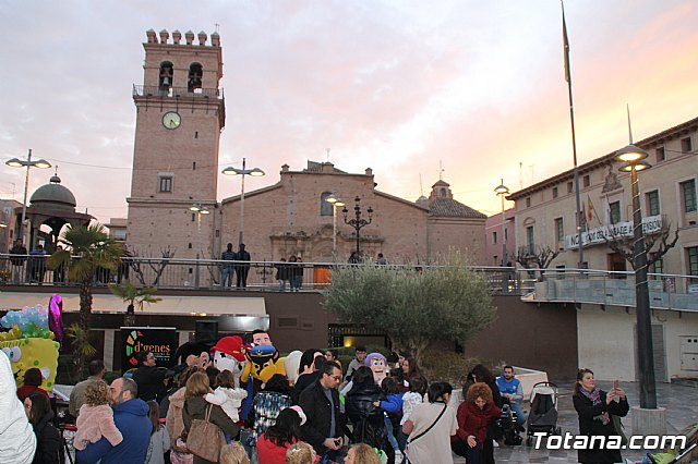 DGenes celebra su 10º aniversario con hinchables, personajes de animacin y una suelta de globos - 4