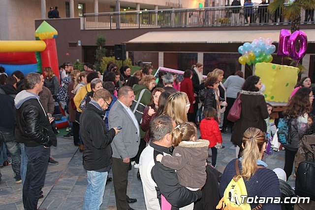 DGenes celebra su 10º aniversario con hinchables, personajes de animacin y una suelta de globos - 6