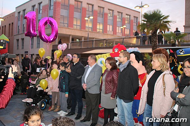 DGenes celebra su 10º aniversario con hinchables, personajes de animacin y una suelta de globos - 21