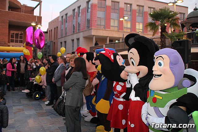 DGenes celebra su 10º aniversario con hinchables, personajes de animacin y una suelta de globos - 22