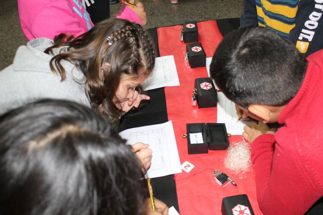 Una escape room (habitacin de escape) en el CEIP Deitania Comarcal - 9