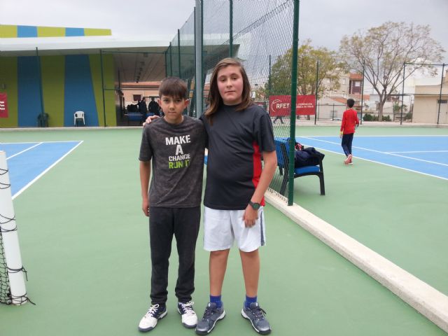 Ms de una decena de niños de la escuela de tenis Kuore participan en la I liga aficionados regional de tenis - 4