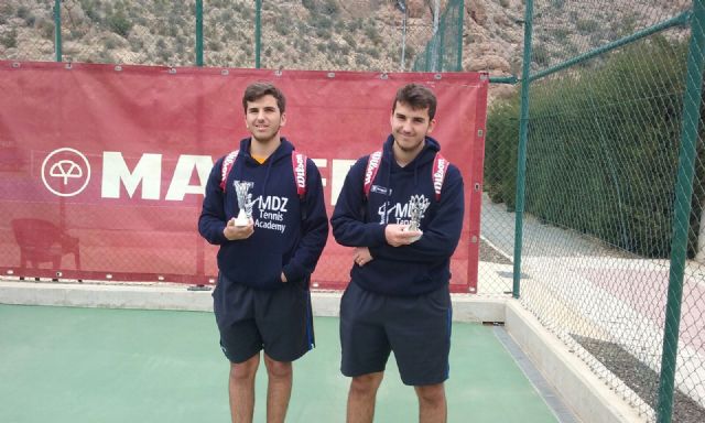 Ms de una decena de niños de la escuela de tenis Kuore participan en la I liga aficionados regional de tenis - 11