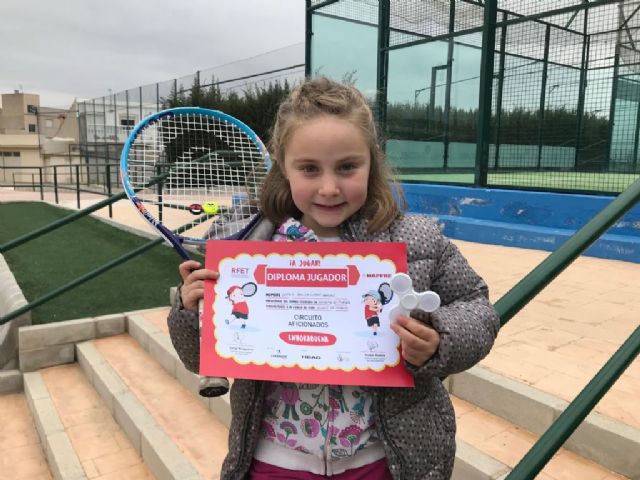 Ms de una decena de niños de la escuela de tenis Kuore participan en la I liga aficionados regional de tenis - 13