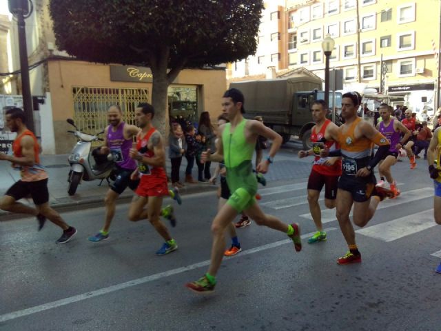 Atletas del Club Atletismo Totana participaron en la V Carrera Base Area de Alcantarilla y Maratn de Sevilla - 3