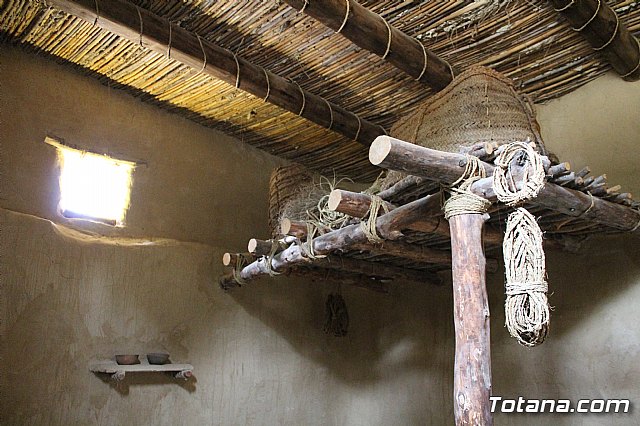 Los diputados del grupo parlamentario Popular, encabezados por su portavoz Vctor Manuel Martnez, visitaron el yacimiento arqueolgico La Bastida, en Totana - 22