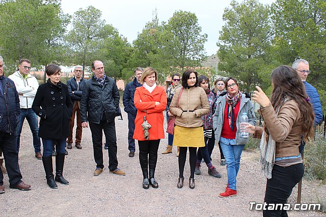 Los diputados del grupo parlamentario Popular, encabezados por su portavoz Vctor Manuel Martnez, visitaron el yacimiento arqueolgico La Bastida, en Totana - 24