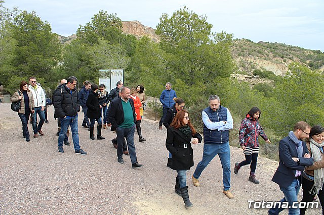 Los diputados del grupo parlamentario Popular, encabezados por su portavoz Vctor Manuel Martnez, visitaron el yacimiento arqueolgico La Bastida, en Totana - 26