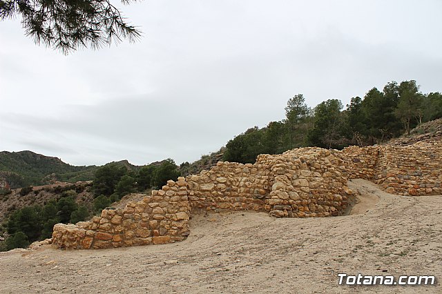 Los diputados del grupo parlamentario Popular, encabezados por su portavoz Vctor Manuel Martnez, visitaron el yacimiento arqueolgico La Bastida, en Totana - 27