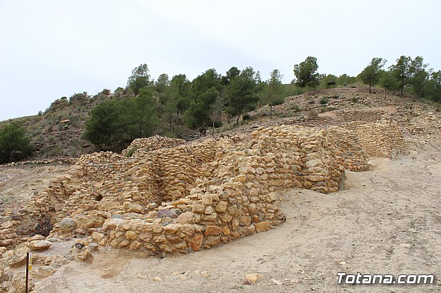 Los diputados del grupo parlamentario Popular, encabezados por su portavoz Vctor Manuel Martnez, visitaron el yacimiento arqueolgico La Bastida, en Totana - 29
