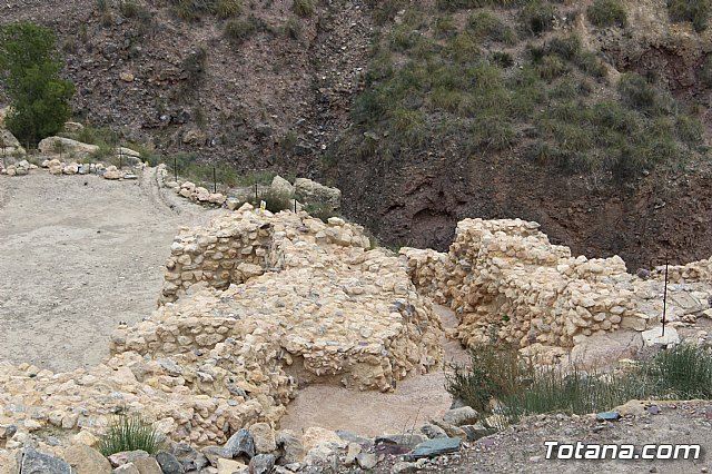 Los diputados del grupo parlamentario Popular, encabezados por su portavoz Vctor Manuel Martnez, visitaron el yacimiento arqueolgico La Bastida, en Totana - 40