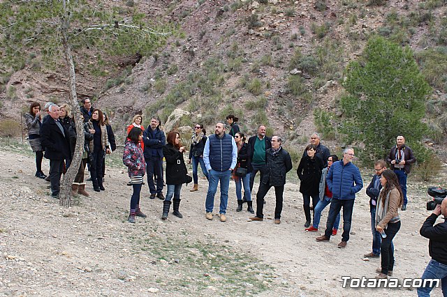 Los diputados del grupo parlamentario Popular, encabezados por su portavoz Vctor Manuel Martnez, visitaron el yacimiento arqueolgico La Bastida, en Totana - 34
