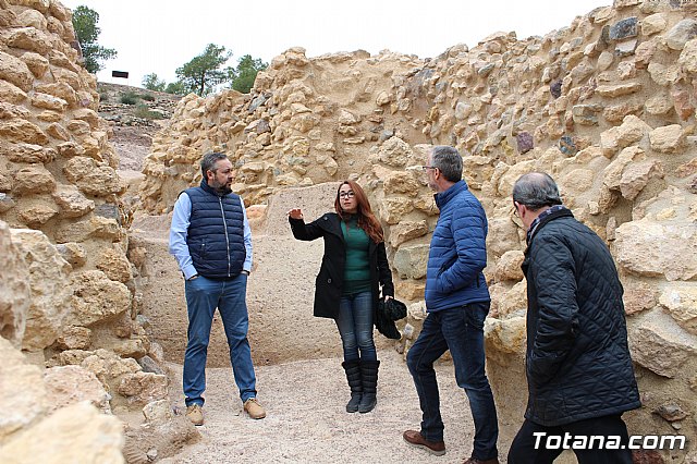 Los diputados del grupo parlamentario Popular, encabezados por su portavoz Vctor Manuel Martnez, visitaron el yacimiento arqueolgico La Bastida, en Totana - 37
