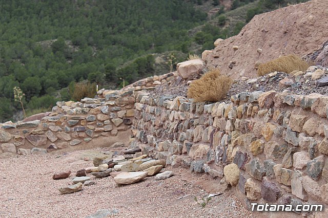 Los diputados del grupo parlamentario Popular, encabezados por su portavoz Vctor Manuel Martnez, visitaron el yacimiento arqueolgico La Bastida, en Totana - 44