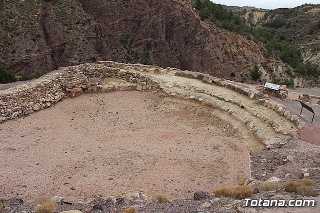 Los diputados del grupo parlamentario Popular, encabezados por su portavoz Vctor Manuel Martnez, visitaron el yacimiento arqueolgico La Bastida, en Totana - 48