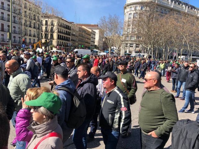 Autoridades municipales participaron hoy en la manifestacin celebrada en Madrid para reivindicar agua para el Levante español - 25