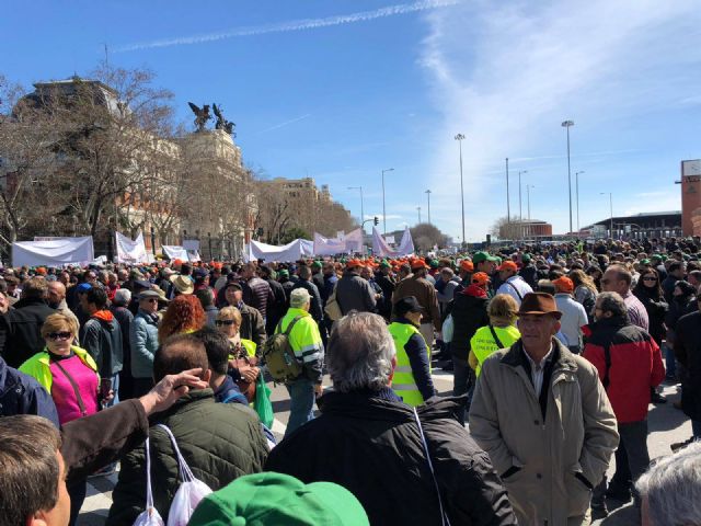 Autoridades municipales participaron hoy en la manifestacin celebrada en Madrid para reivindicar agua para el Levante español - 36