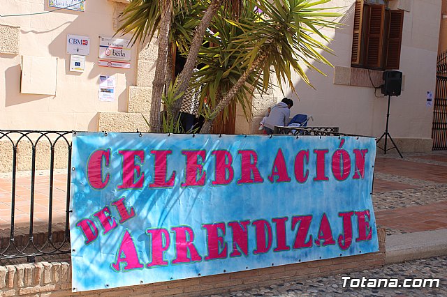Autoridades municipales asisten a la jornada “Celebracin del aprendizaje” en el Colegio “La Milagrosa” - 11