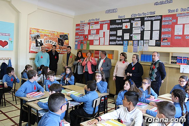 Autoridades municipales asisten a la jornada “Celebracin del aprendizaje” en el Colegio “La Milagrosa” - 27