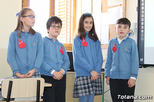 Autoridades municipales asisten a la jornada “Celebracin del aprendizaje” en el Colegio “La Milagrosa” - 35