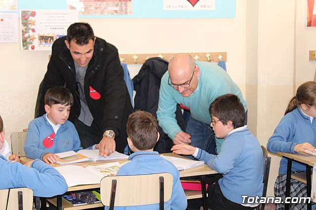 Autoridades municipales asisten a la jornada “Celebracin del aprendizaje” en el Colegio “La Milagrosa” - 43