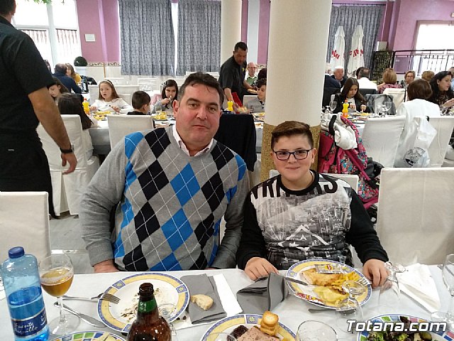 La Hermandad de Jess Flagelado y Descendimiento de la Cruz organiz su tradicional comida-fiesta - 34