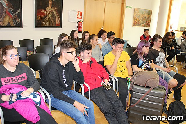 Ms de medio centenar de jvenes comienzan el Encuentro “SuperEstudiantes2018” con una recepcin institucional en el Ayuntamiento - 4