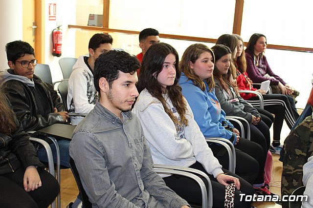 Ms de medio centenar de jvenes comienzan el Encuentro “SuperEstudiantes2018” con una recepcin institucional en el Ayuntamiento - 8