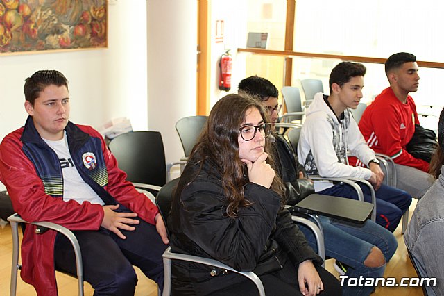 Ms de medio centenar de jvenes comienzan el Encuentro “SuperEstudiantes2018” con una recepcin institucional en el Ayuntamiento - 9