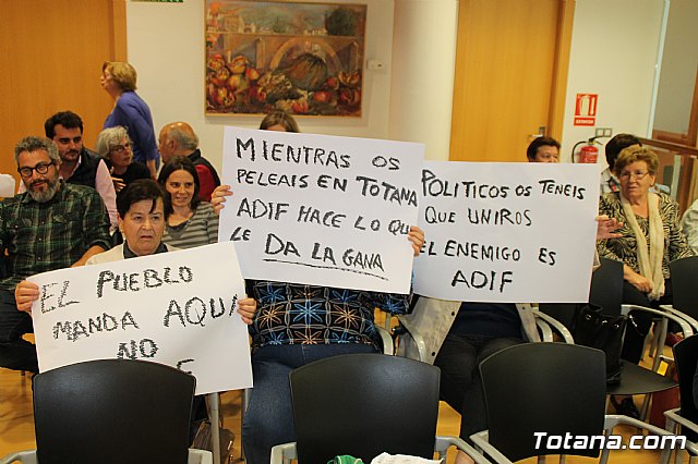 El Pleno acuerda exigir a Adif y al Ministerio de Fomento la retirada inmediata del nuevo trazado del AVE a su paso por Totana - 11