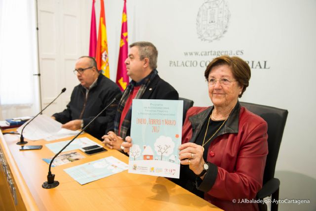 Robotica y uso de tablets entre los talleres de invierno para mayores y personas con discapacidad - 1, Foto 1