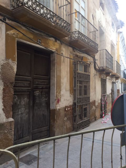 El PSOE denuncia el derrumbe parcial del interior de una antigua casa solariega en la Calle Cava - 1, Foto 1