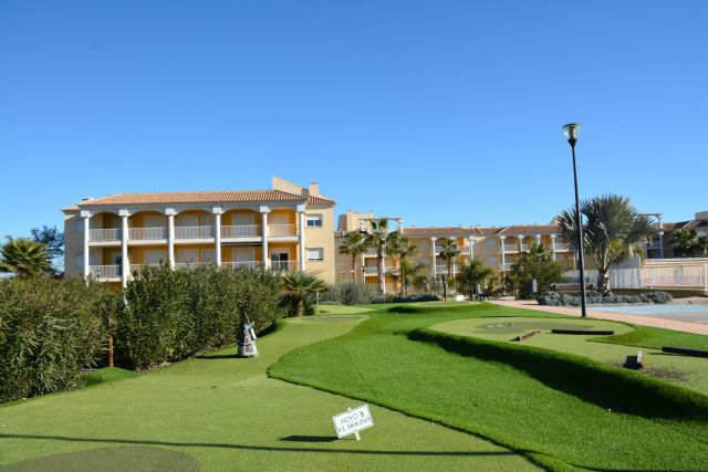 La alcaldesa de Campos del Río y la Consejera de Familia e Igualdad de Oportunidades visitan a los mayores de la residencia ‘Club de Campos’ - 1, Foto 1
