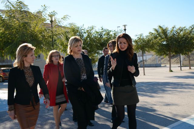 La alcaldesa de Campos del Río y la Consejera de Familia e Igualdad de Oportunidades visitan a los mayores de la residencia ‘Club de Campos’ - 4, Foto 4