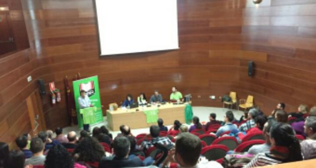 Partidos y sindicatos denuncian, en la asamblea de AIDMUR, la negativa a dialogar por parte de la Consejera de Educación - 1, Foto 1