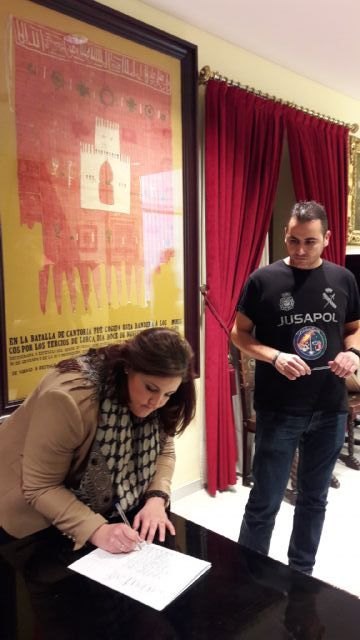 El Alcalde y todos los concejales de su Ejecutivo Municipal respaldan la equiparación salarial solicitada por Policía Nacional y Guardia Civil - 2, Foto 2