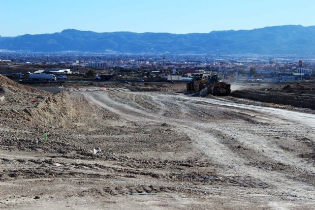 El alcalde visitó esta mañana las obras que se están realizando en los terrenos del Parque Empresarial San Andrés - 4, Foto 4