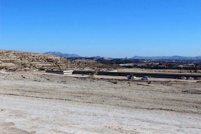 El alcalde visitó esta mañana las obras que se están realizando en los terrenos del Parque Empresarial San Andrés - 5, Foto 5