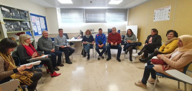 Técnicos del SEF se reúnen con despedidos por Agrasa para acelerar sus gestiones y proponerles orientación laboral - 1, Foto 1