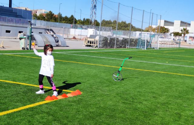 Cerca de 20 jóvenes torreños participan en un gymkana de atletismo en el polideportivo municipal - 2, Foto 2