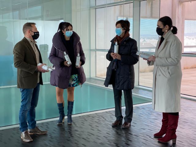 La Liga Española de la Educación y la Cultura Popular dona 184 cajas de gel hidroalcohólico - 4, Foto 4