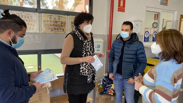 El Ayuntamiento reparte más de 22.000 mascarillas quirúrgicas para los alumnos de los centros de Primaria y Secundaria de Puerto Lumbreras - 3, Foto 3