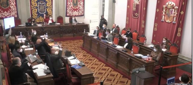MC: El Gobierno de Arroyo (PP) se arrodilla ante sus jefes de Murcia y se niega a reclamar justicia en los Presupuestos regionales - 1, Foto 1
