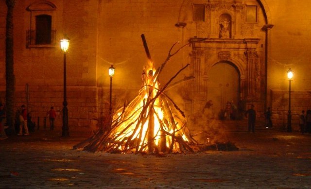 Recuerdan las normas que deben cumplirse en las lumbres de San Antón - 1, Foto 1