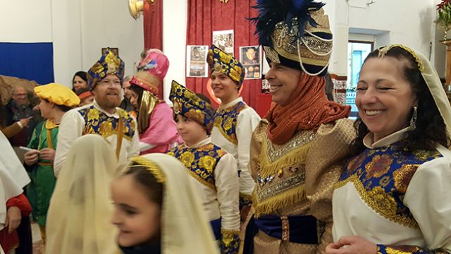 Una tarde de convivencia y regalos reúne a familias de distintas culturas en Sevilla - 4, Foto 4