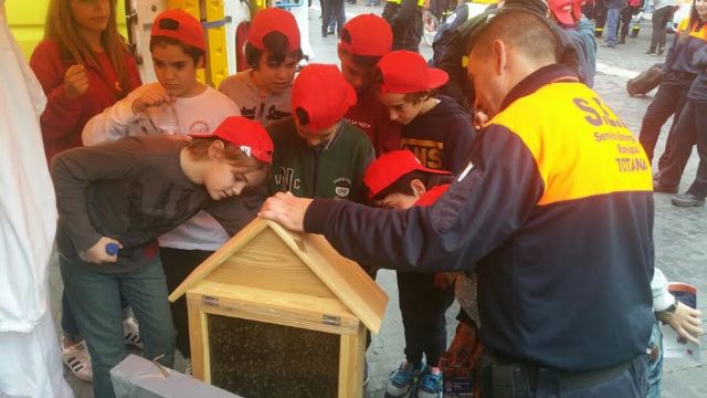 La Agrupación de Protección de Civil de Totana participa en los actos organizados con motivo del Día Europeo del Teléfono 112 en Murcia, Foto 6