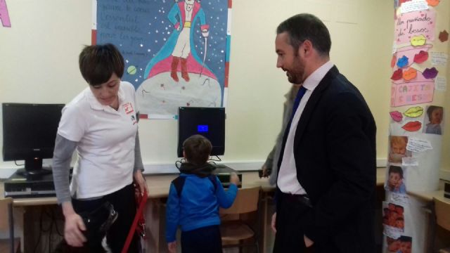 El CEIP Virgen de la Vega de Cobatillas introduce actividades con perros para alumnos con necesidades educativas - 2, Foto 2