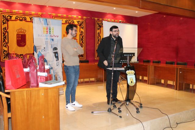 El Ayuntamiento de Bullas regala una figura de Artesanías Serrano a los belenistas de la Ruta - 2, Foto 2