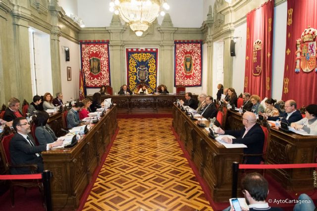 El Ayuntamiento pondra en valor la obra mural de Luzzy y Navarro - 1, Foto 1